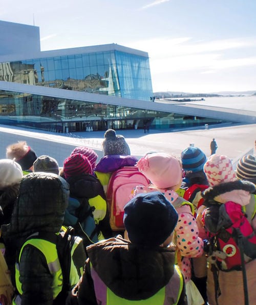 Operaen omvisning for skoler og barnehager