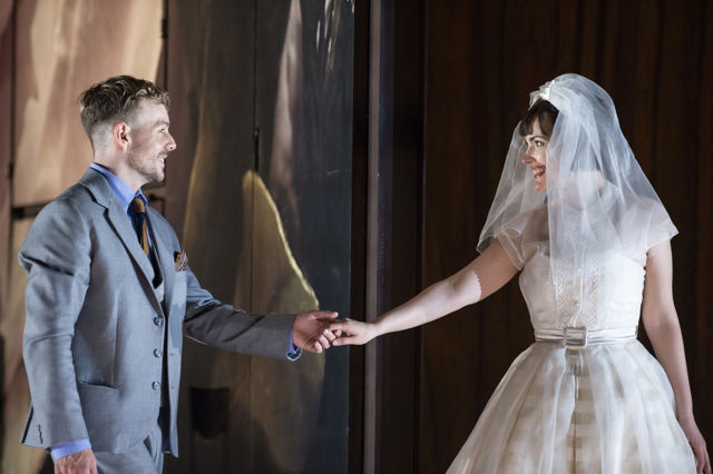 Greven (Alasdair Kent) og Rosina (Lilly Jørstad)
