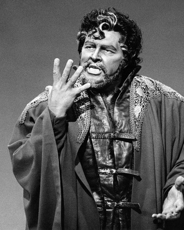 Sanger med kunstig farget ansikt